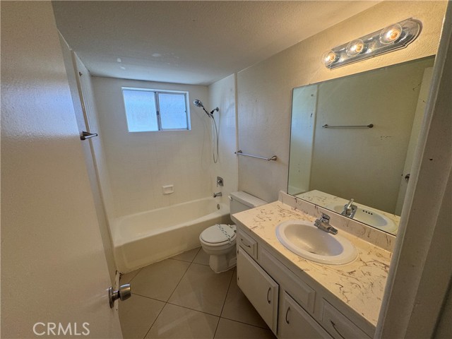 873 Kristin Lane, Hemet CA: https://media.crmls.org/medias/b353d616-fd9e-4638-910d-6ed1a3d0b9a2.jpg