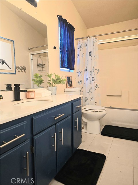 5034 Marseilles Court, Palmdale CA: https://media.crmls.org/medias/b353f805-2b39-41f6-95d7-6d55f1c92de0.jpg