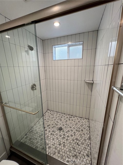 Detail Gallery Image 24 of 41 For 1218 Arapahoe St, Los Angeles,  CA 90006 - 31 Beds | 24 Baths
