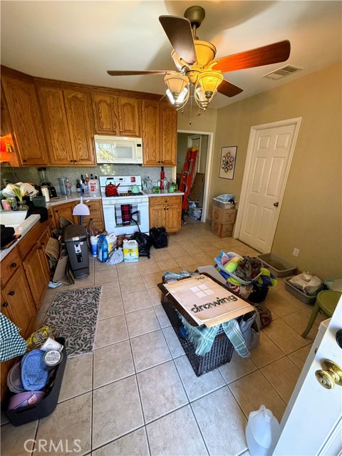 Detail Gallery Image 7 of 28 For 1042 W 15th, San Pedro,  CA 90731 - 2 Beds | 1 Baths