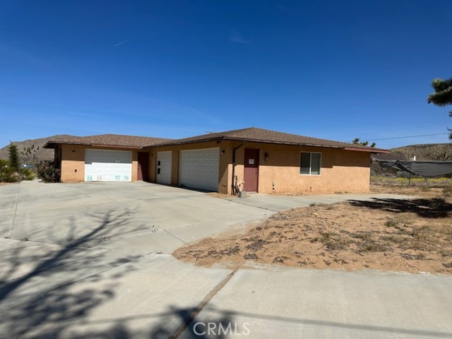 16601 Redwing Rd, Apple Valley, CA 92307