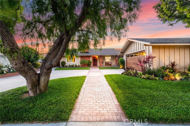 11571 Harrisburg, Rossmoor CA: https://media.crmls.org/medias/b3560a52-d3d4-4856-b7c2-4cae13d0a7ab.jpg