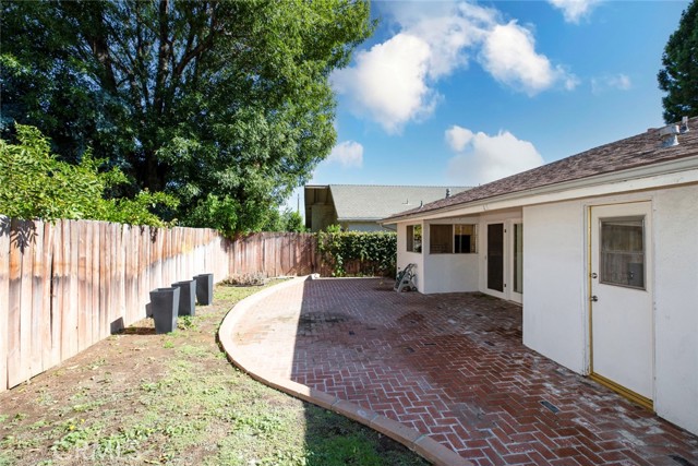 18119 Calvert Street photo 30