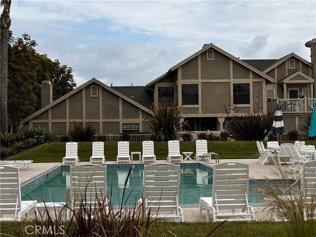 16041 Warmington Lane, Huntington Beach CA: https://media.crmls.org/medias/b357ee0c-8829-49dd-b44f-169aebe87c2f.jpg