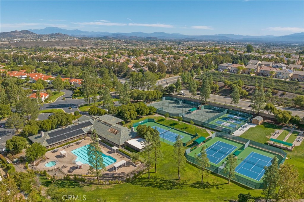 https://media.crmls.org/medias/b358038a-cbe7-4824-93d5-07254c4928b1.jpg?preset=X-Large