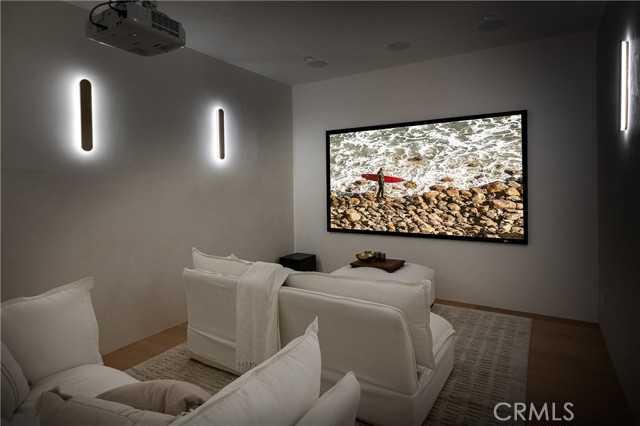 Detail Gallery Image 17 of 37 For 4824 Calhoun, Sherman Oaks,  CA 91423 - 5 Beds | 5 Baths