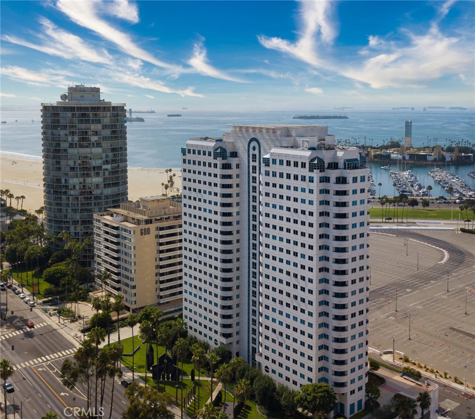 525 E Seaside Way #704