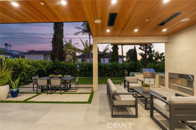1721 Oak Avenue, Manhattan Beach CA: https://media.crmls.org/medias/b358d90e-cffb-4894-8e48-49ce139a4cc3.jpg