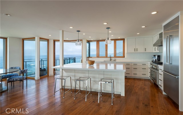1901 Ocean Way, Laguna Beach CA: https://media.crmls.org/medias/b35956f5-6eb9-4549-9f94-5ab3b77ac0e8.jpg