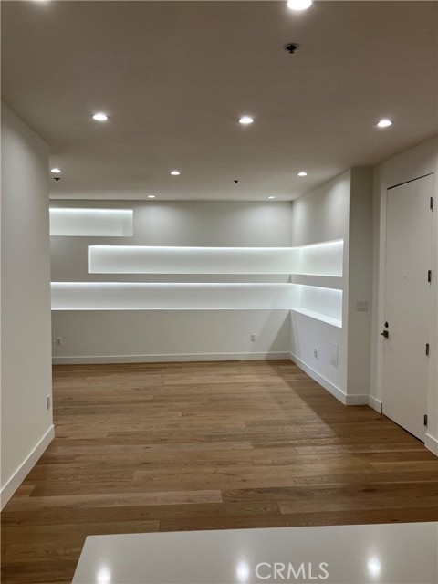 Detail Gallery Image 8 of 29 For 8811 Burton Way #209,  Los Angeles,  CA 90048 - 1 Beds | 1 Baths