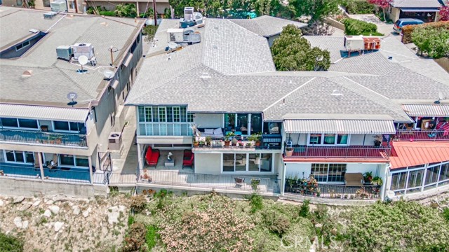 Detail Gallery Image 35 of 37 For 2102 La Canada Crest Dr #B,  La Canada Flintridge,  CA 91011 - 3 Beds | 2 Baths