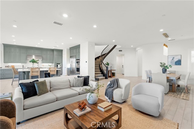 Detail Gallery Image 4 of 53 For 20526 W Deer Grass Ct, Porter Ranch,  CA 91326 - 5 Beds | 5/1 Baths