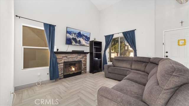 Detail Gallery Image 4 of 20 For 3456 Coral Way, Pomona,  CA 91767 - 3 Beds | 2/1 Baths