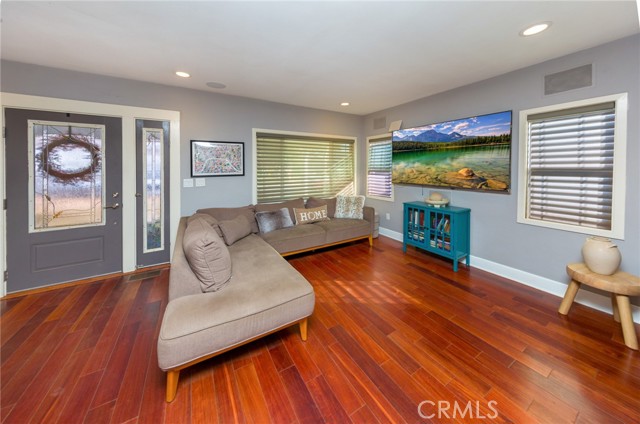 Detail Gallery Image 4 of 17 For 247 May Ave, Monrovia,  CA 91016 - 2 Beds | 2 Baths