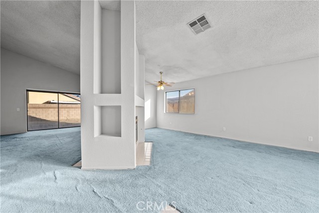 Detail Gallery Image 6 of 35 For 3252 Voyager, Rosamond,  CA 93560 - 3 Beds | 2 Baths