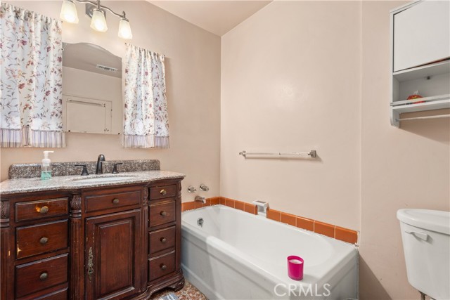 Detail Gallery Image 28 of 46 For 641 W 111th St, Los Angeles,  CA 90044 - 3 Beds | 1 Baths