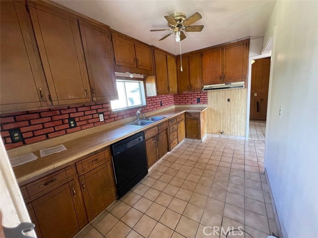11058 Jones Street, Hanford CA: https://media.crmls.org/medias/b35eeb2d-177d-4369-b1b3-0ff9778dbde9.jpg