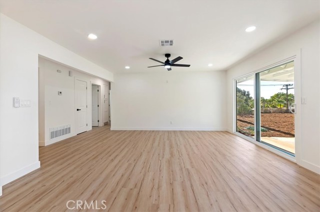 Detail Gallery Image 13 of 37 For 7695 Lakeside Dr, Jurupa Valley,  CA 92509 - 3 Beds | 2 Baths