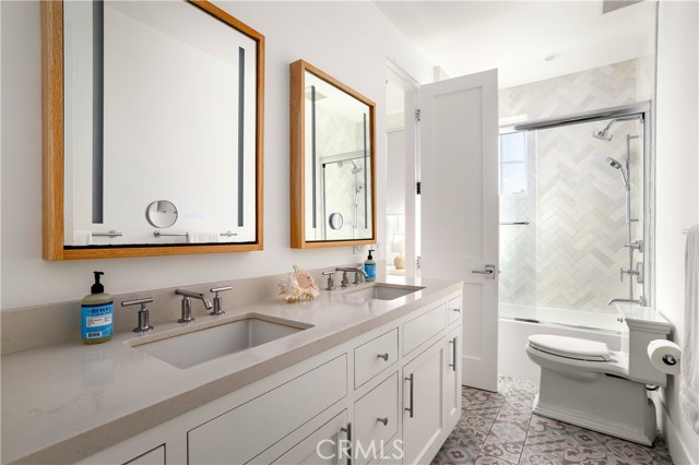 Detail Gallery Image 45 of 65 For 400 40th Street, Newport Beach,  CA 92663 - 7 Beds | 6/2 Baths