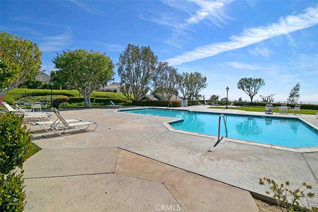 MLS #OC25080988 img 4