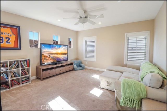 12 Lyon Ridge, Aliso Viejo CA: https://media.crmls.org/medias/b35fed38-d1ac-43d8-9648-9da6f89e6f6c.jpg