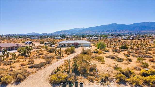 Detail Gallery Image 23 of 27 For 1011 Mono Rd, Pinon Hills,  CA 92372 - 3 Beds | 2 Baths