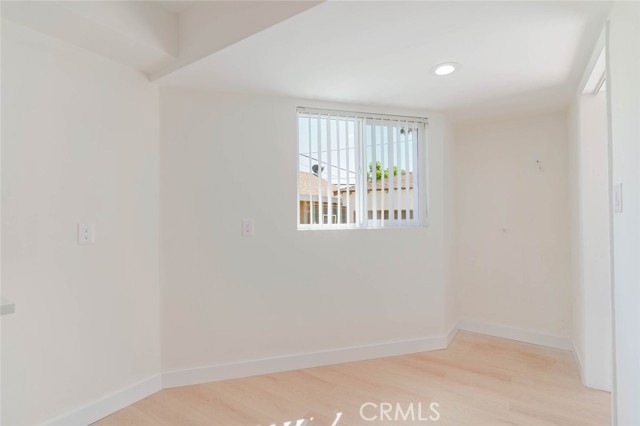 Detail Gallery Image 11 of 21 For 11246 Saticoy St, Sun Valley,  CA 91352 - 3 Beds | 2 Baths