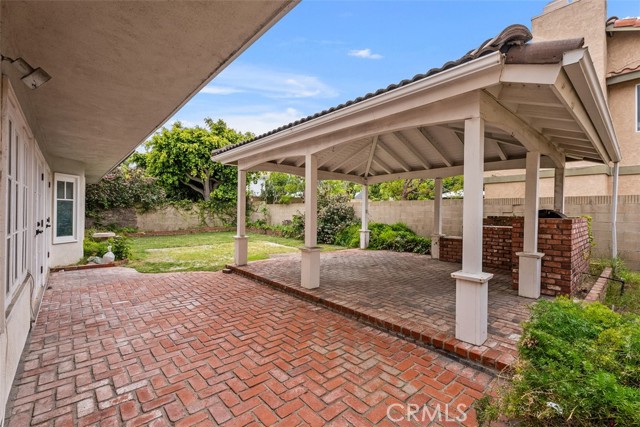 Detail Gallery Image 7 of 43 For 22301 Wallingford Ln, Huntington Beach,  CA 92646 - 4 Beds | 3/1 Baths