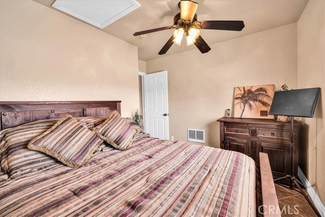 380 Mack Lane, 29 Palms CA: https://media.crmls.org/medias/b3630b85-22d3-4bb3-a394-ca7b53f46cc7.jpg