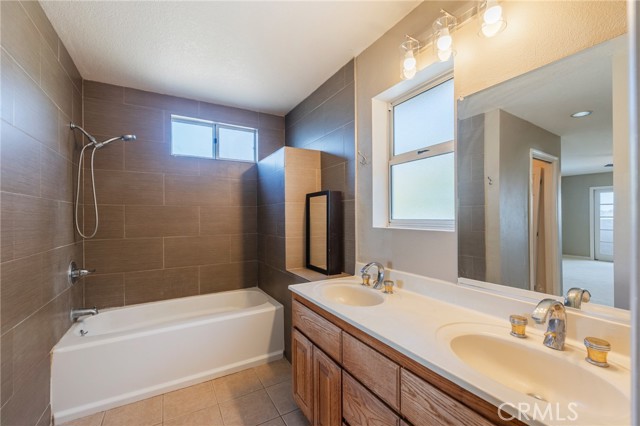 Detail Gallery Image 13 of 25 For 429 S Hill St, Orange,  CA 92869 - 3 Beds | 2/1 Baths