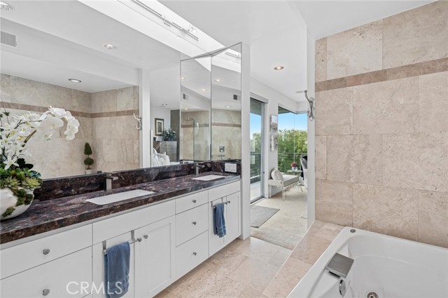 3251 Rimcrest Circle, Laguna Beach CA: https://media.crmls.org/medias/b36324f7-31f1-4825-a8ae-c2b7787195f7.jpg