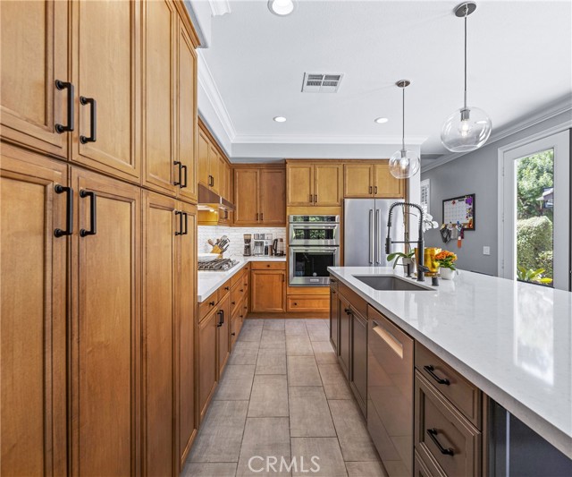 45 Coriander, Irvine CA: https://media.crmls.org/medias/b363558e-8547-4572-bda7-5503b9b9b750.jpg