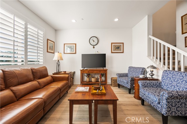 Detail Gallery Image 2 of 15 For 39435 Corvina Ln, Temecula,  CA 92591 - 3 Beds | 2/1 Baths