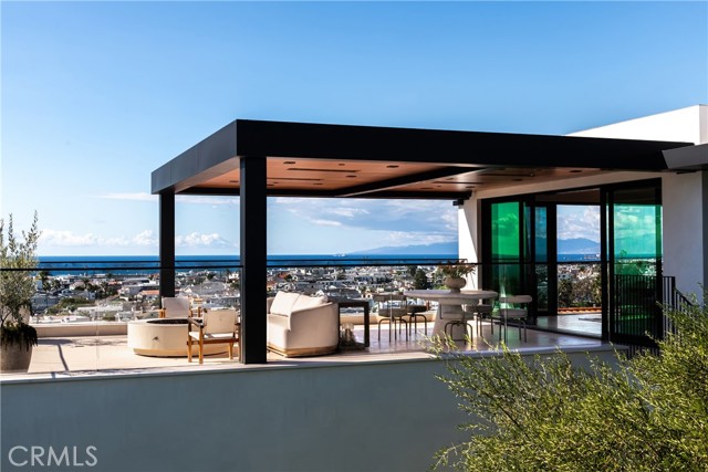 101 N Poinsettia Avenue, Manhattan Beach CA: https://media.crmls.org/medias/b364512d-3b33-4449-ad9d-06f761c89e05.jpg