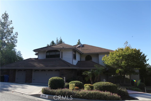 2114 Meadowbrook Ln, Glendora, CA 91741