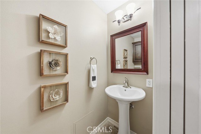 Detail Gallery Image 17 of 56 For 706 Nancy Ln, Fullerton,  CA 92831 - 4 Beds | 2/1 Baths