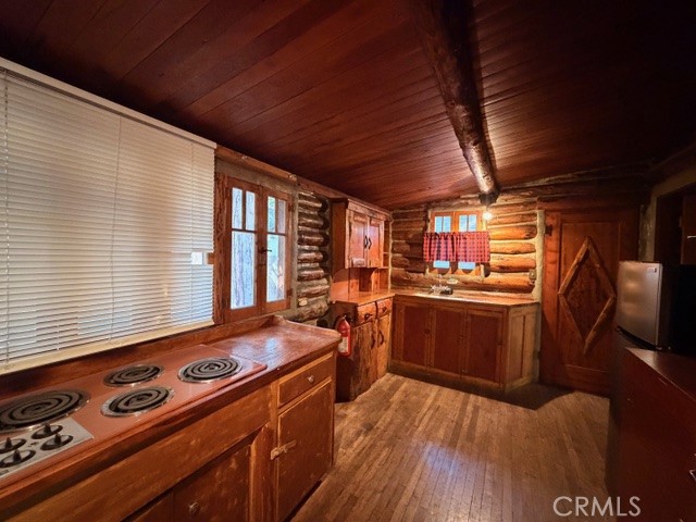 Detail Gallery Image 8 of 11 For 41099 Valley of the Falls, Forest Falls,  CA 92339 - 2 Beds | 1 Baths