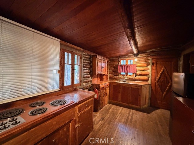 https://media.crmls.org/medias/b3652f35-0992-40f2-9252-e2b73fd28b26.jpg?preset=X-Large