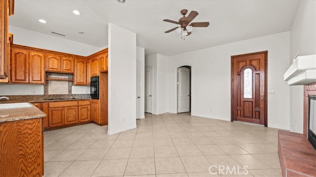 29935 Maxine Lane, Menifee CA: https://media.crmls.org/medias/b365381c-9b6d-4ad5-ac02-70926080f3de.jpg