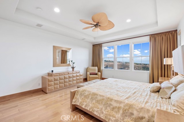 5 Sea View Lane, Newport Coast CA: https://media.crmls.org/medias/b3654c32-833f-4369-b13b-d151178d5e1c.jpg
