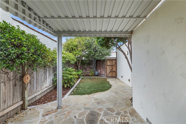 211 La Verne Avenue, Long Beach CA: https://media.crmls.org/medias/b36793ad-8d22-4df4-8624-f1ec4ab97bd2.jpg