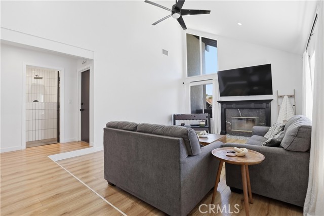 Detail Gallery Image 4 of 47 For 2019 N Hietter, Simi Valley,  CA 93063 - 3 Beds | 3 Baths