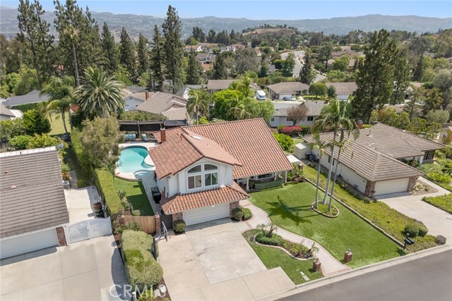 20640 Via Breve, Yorba Linda CA: https://media.crmls.org/medias/b3682b33-a22e-4437-8e82-652a3d158cb3.jpg