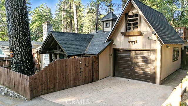 373 Redwood Lane, Crestline CA: https://media.crmls.org/medias/b36845ef-76dc-4a52-96fe-4f03e10a7fec.jpg