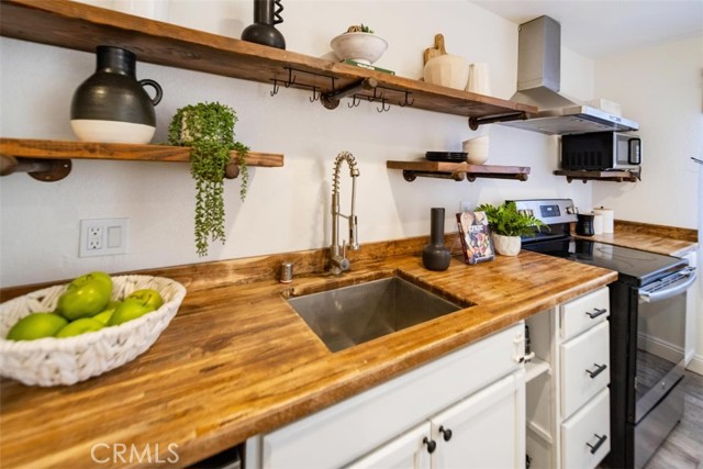 Detail Gallery Image 3 of 32 For 4494 Mentone #19,  San Diego,  CA 92107 - 2 Beds | 2 Baths