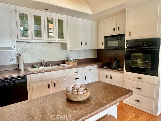 13721 El Dorado Dr. M3-#20K, Seal Beach CA: https://media.crmls.org/medias/b369c8fe-8ee6-40b6-94f4-9ba0f9039c20.jpg