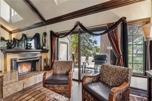 Detail Gallery Image 7 of 22 For 203 Village, Lake Arrowhead,  CA 92352 - 3 Beds | 2 Baths
