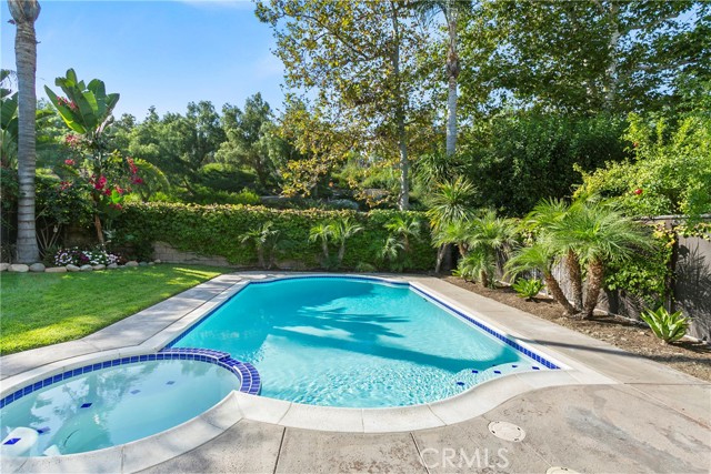 81 Plateau, Aliso Viejo CA: https://media.crmls.org/medias/b36a6ee1-a9eb-4a4e-b35d-c2b8e0f12b38.jpg