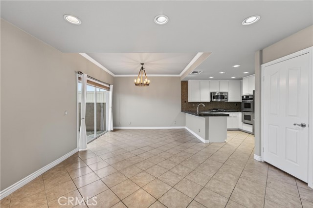 Detail Gallery Image 12 of 47 For 152 Terraza Ct, Costa Mesa,  CA 92627 - 3 Beds | 2/1 Baths