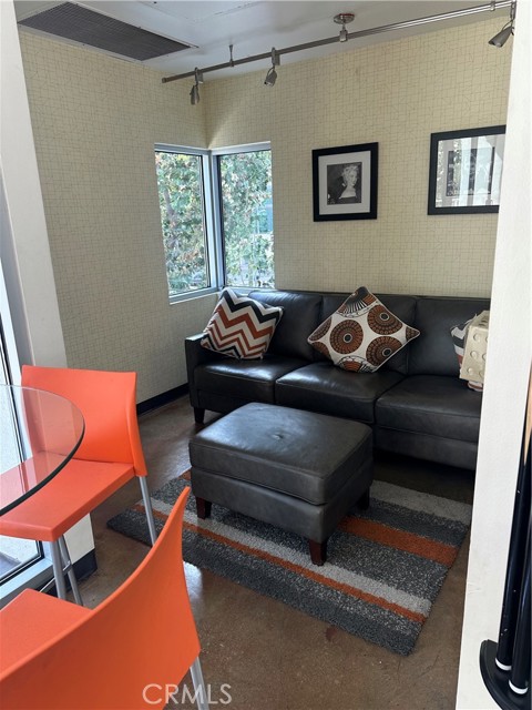645 W 9th Street, Los Angeles CA: https://media.crmls.org/medias/b36b48fb-02d4-42ac-8cc5-563a6fd81034.jpg
